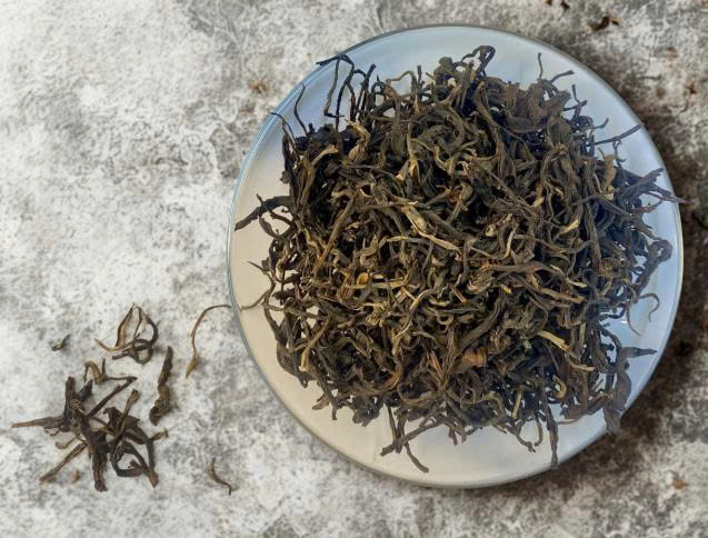 hong-tra-shan-tuyet-ilota