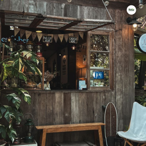 quan-ca-phe-vang-khach-view