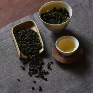 tra-cao-son-dai-loan-uong-ca-khi-troi-do-cao-1000m