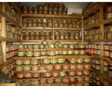 tang-tra-nghe-thuat-luu-tru-theo-phong-vach-a-dong