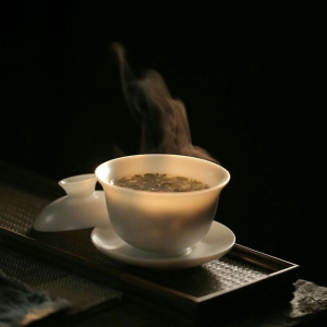 qua-tang-tra-dac-san-tai-ha-noi