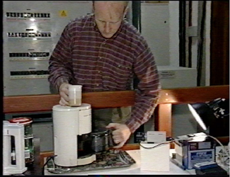 webcam-dau-tien-tren-the-gioi-ra-doi-de-canh-ca-phe