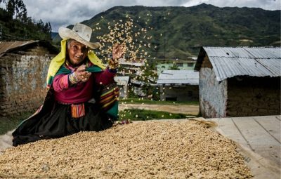 mua-ca-phe-dac-san-lam-qua-o-ha-noi