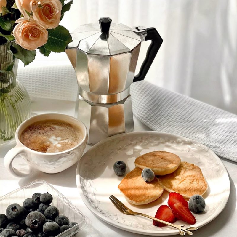 caffe-latte-la-gi-suc-hut-tu-2-tang-huong-vi-dan-xen